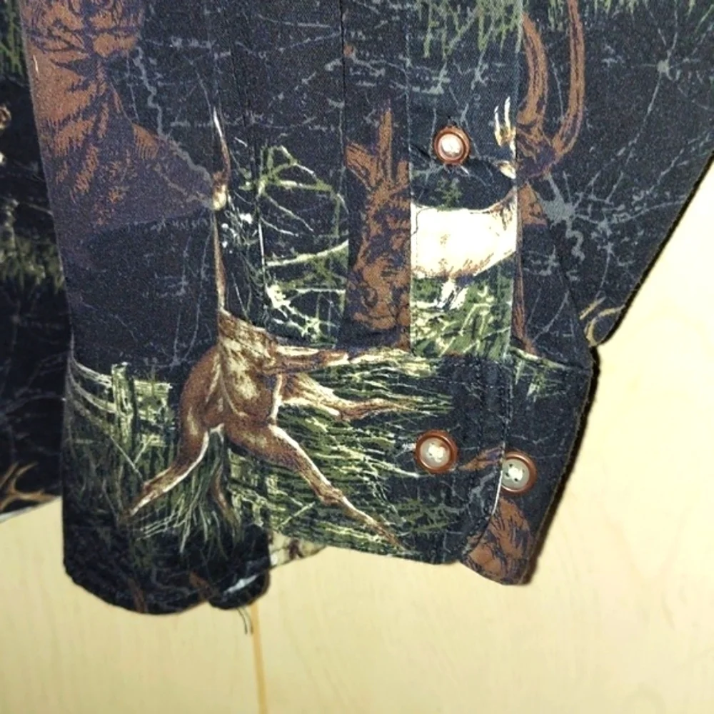 Wood & Waters button down - Picture 3 of 7